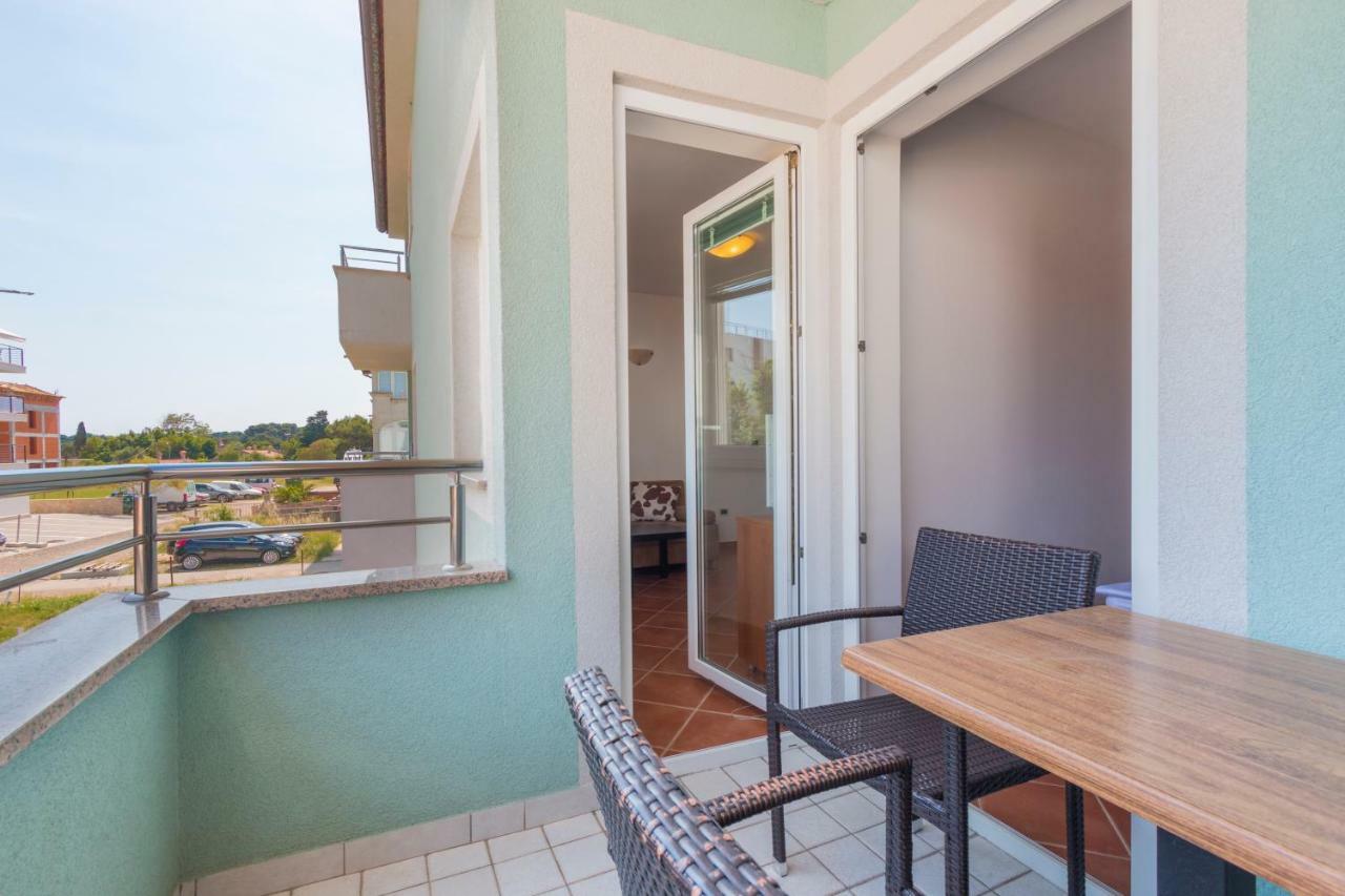 Apartments Riva Medulin Exterior foto