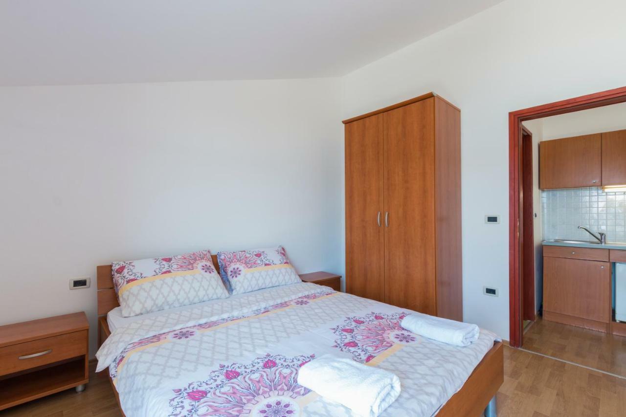 Apartments Riva Medulin Exterior foto