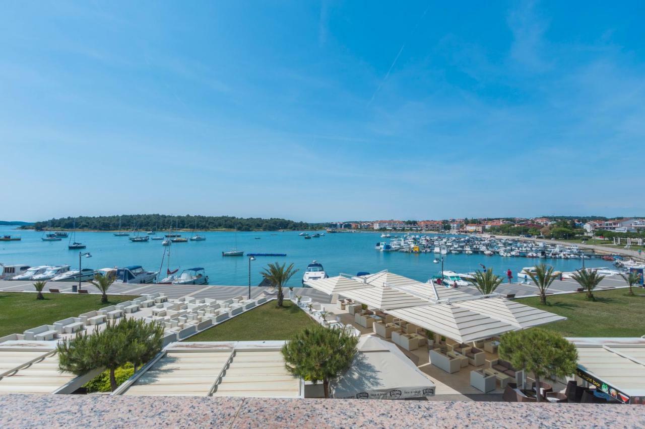 Apartments Riva Medulin Exterior foto